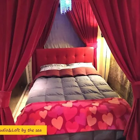 Modern & Loft By The Sea & Jacuzzi B&B Palioura