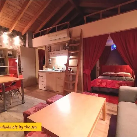 Alojamento de Acomodação e Pequeno-almoço Modern & Loft By The Sea & Jacuzzi Palioura