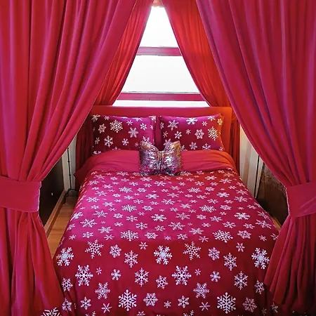 Alojamento de Acomodação e Pequeno-almoço Modern & Loft By The Sea & Jacuzzi