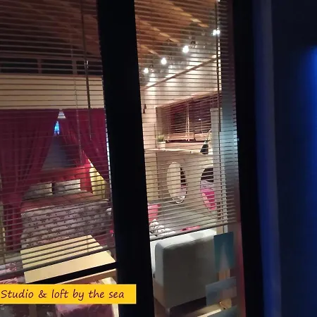 Modern & Loft By The Sea & Jacuzzi Alojamento de Acomodação e Pequeno-almoço 3*