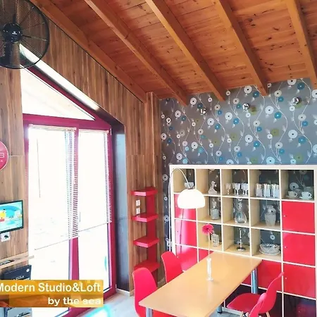 Modern & Loft By The Sea & Jacuzzi Couette-café Palioura