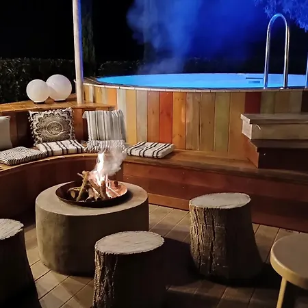 Modern & Loft By The Sea & Jacuzzi